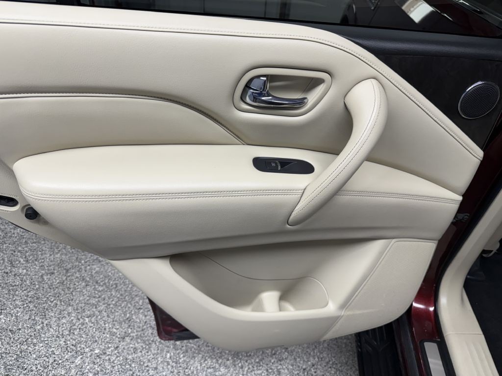 2021 INFINITI QX80 Image 30