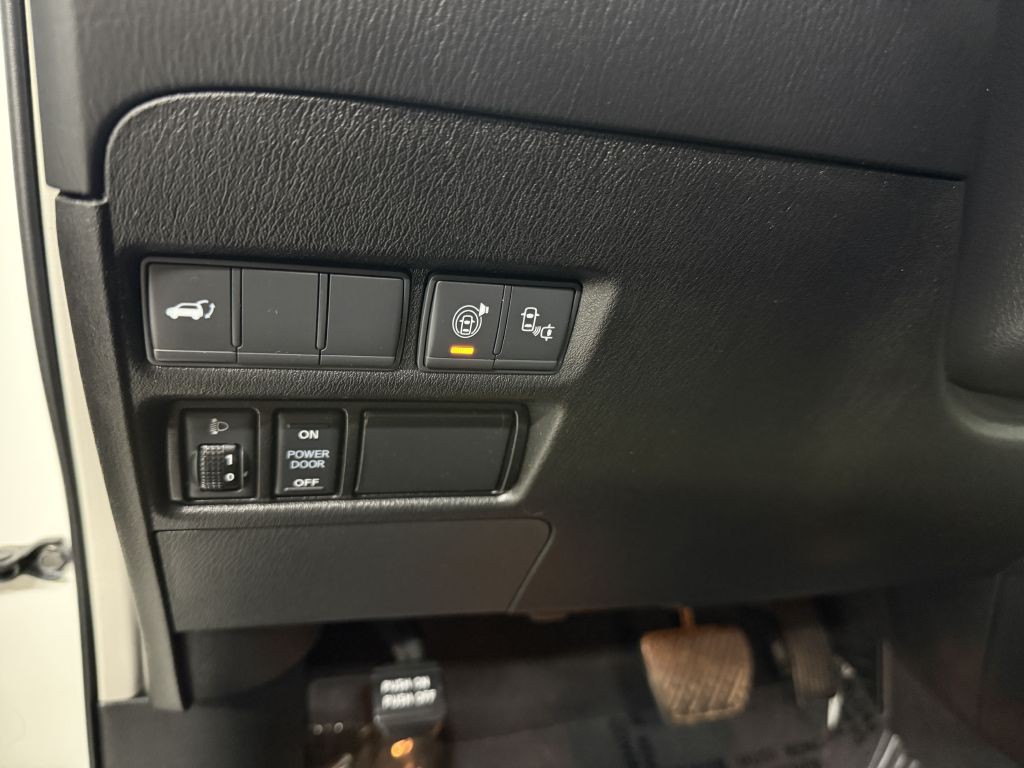 2017 Nissan Armada Image 13