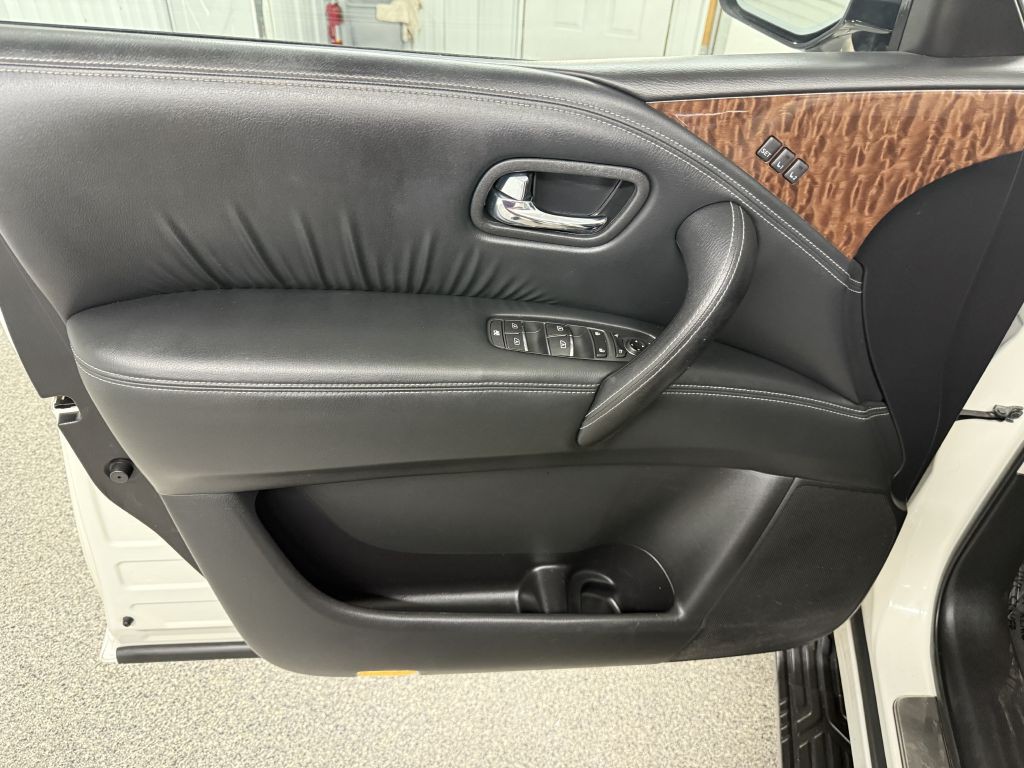 2017 Nissan Armada Image 21