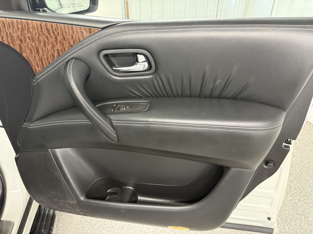 2017 Nissan Armada Image 33