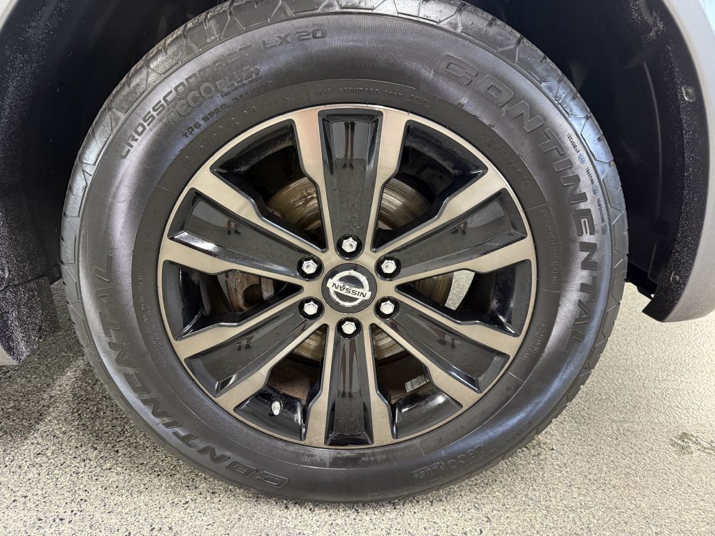 2017 Nissan Armada Image 34