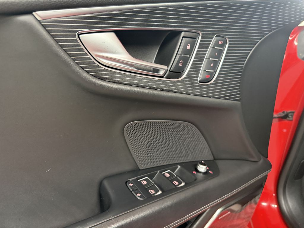 2014 Audi RS7 Image 14