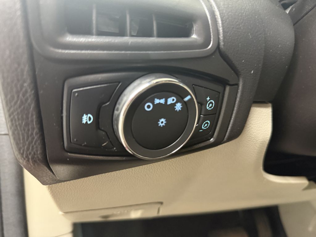 2012 Ford Focus Image 12
