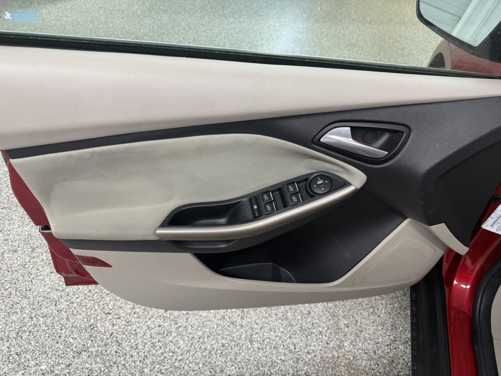 2012 Ford Focus Image 19