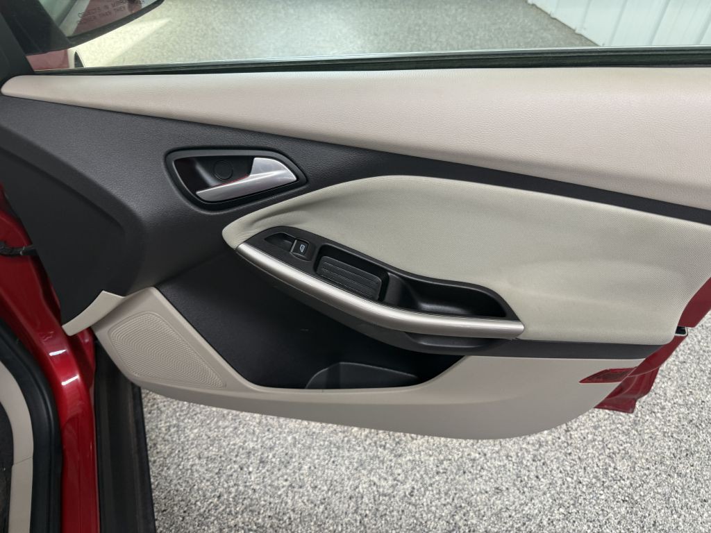 2012 Ford Focus Image 26