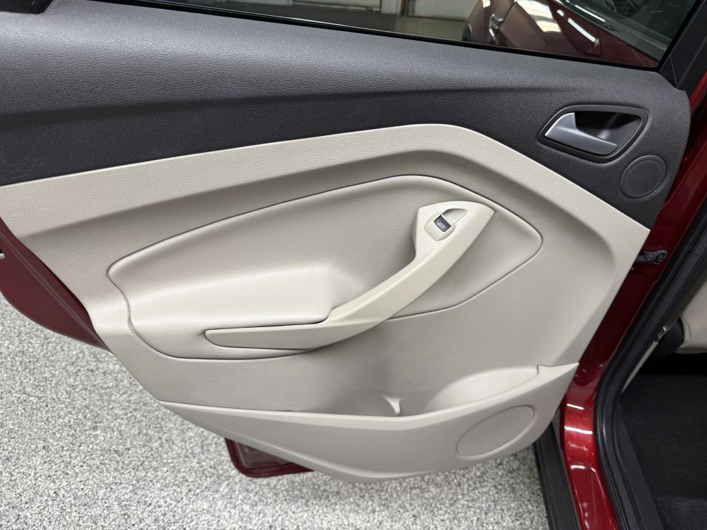 2017 Ford Escape Image 24