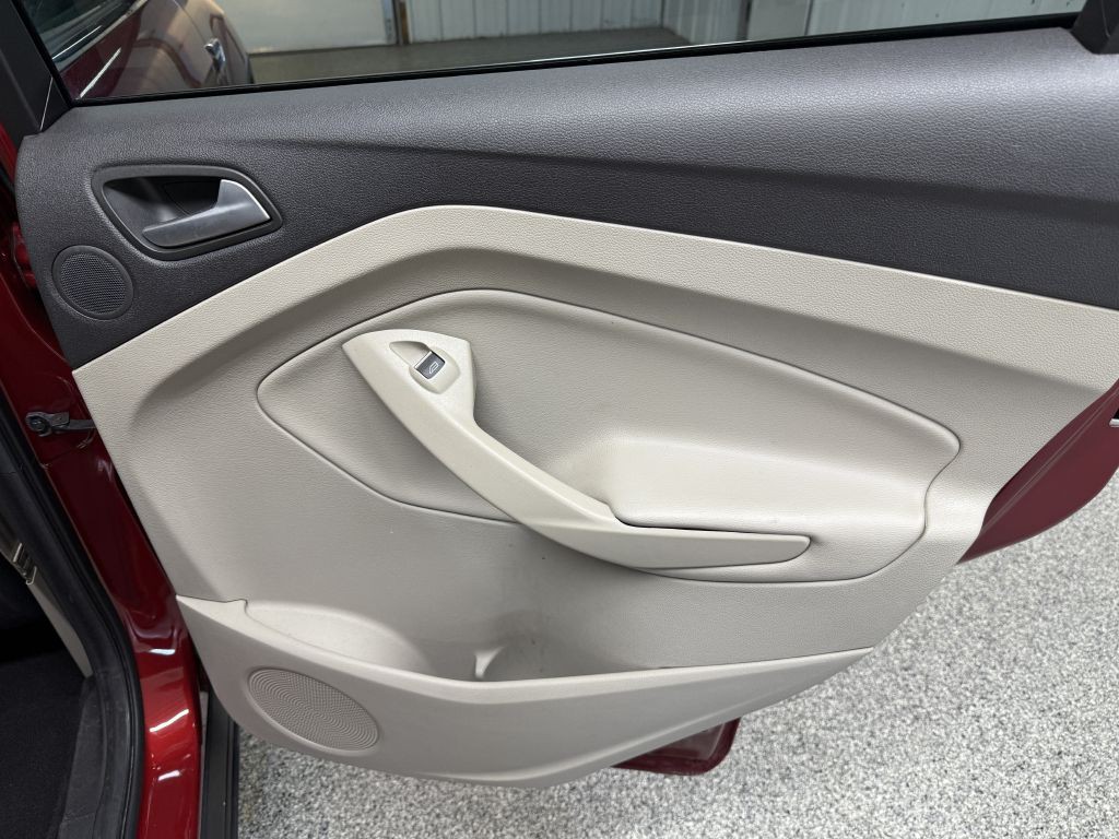 2017 Ford Escape Image 28