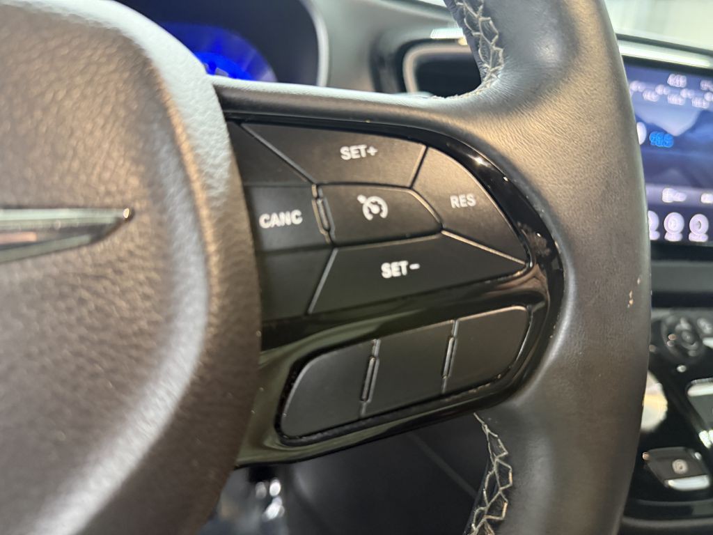 2018 Chrysler Pacifica Image 16