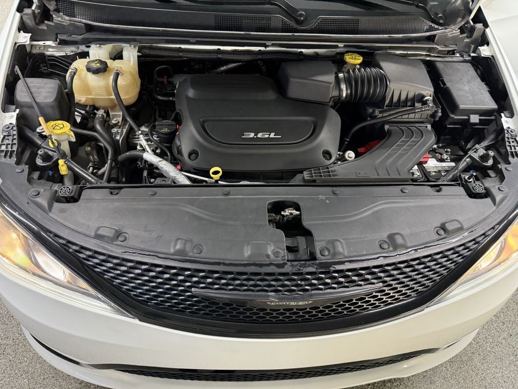 2018 Chrysler Pacifica Image 36