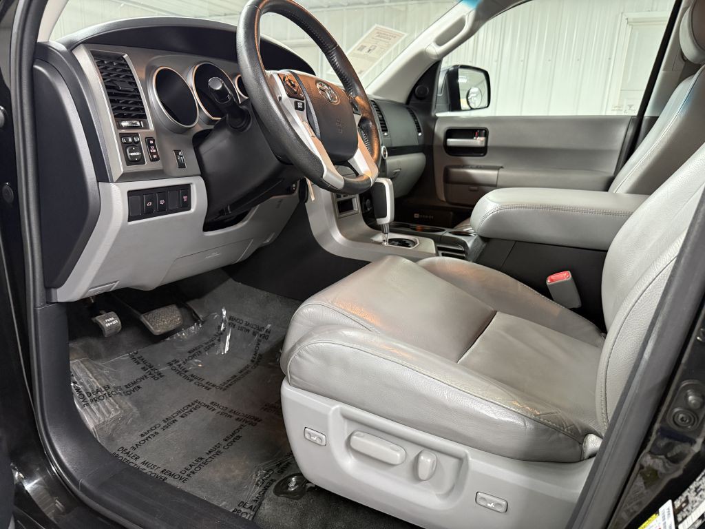 2014 Toyota Sequoia Image 8