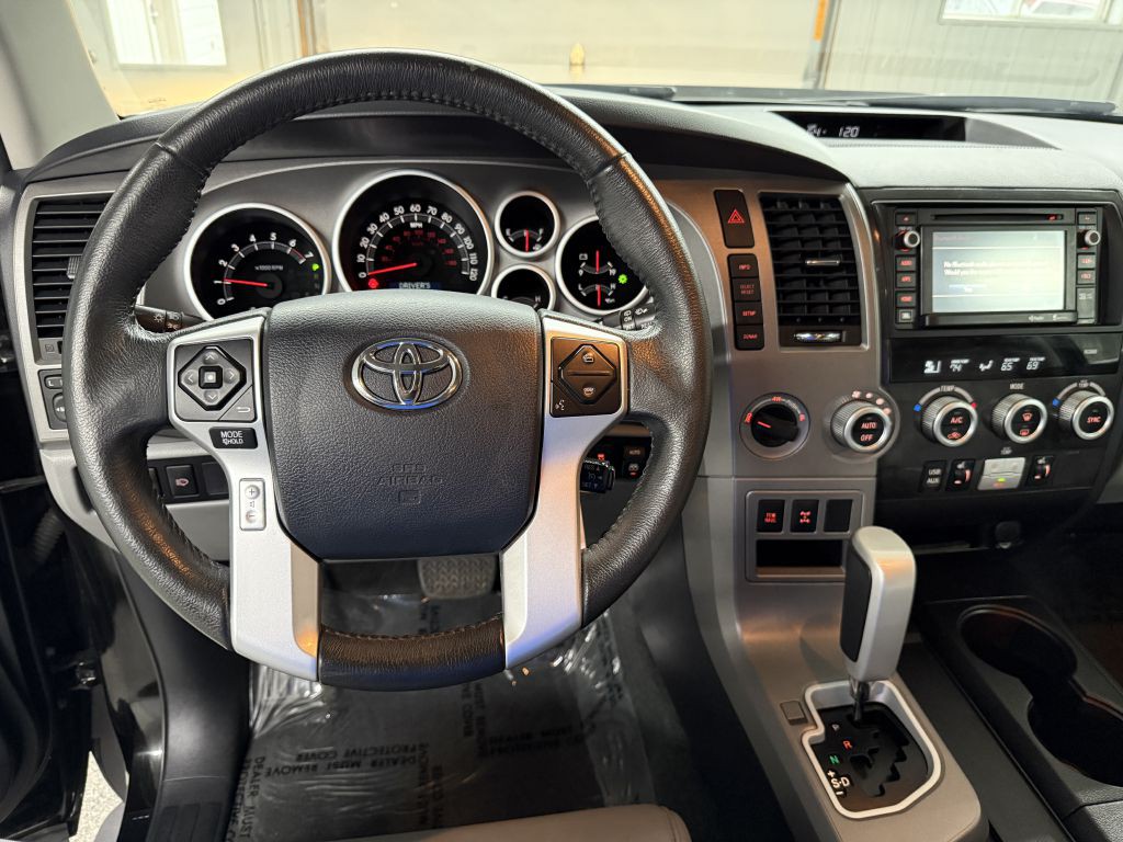 2014 Toyota Sequoia Image 13