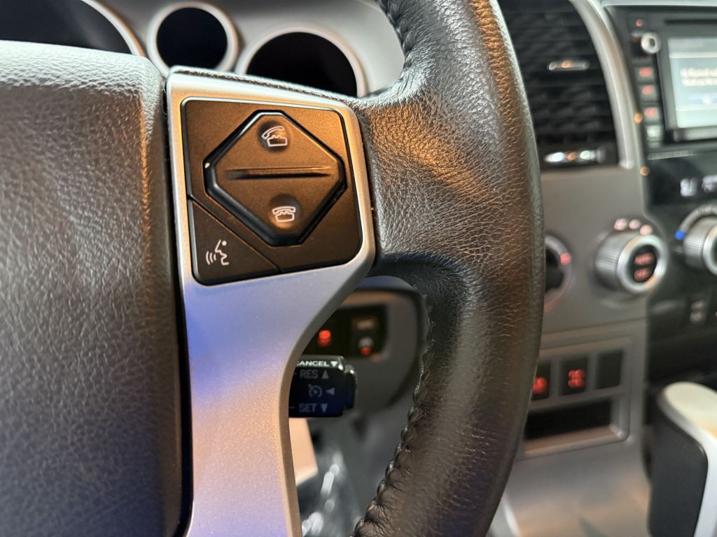 2014 Toyota Sequoia Image 15