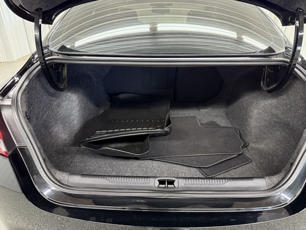 2015 Chrysler 200 Image 24