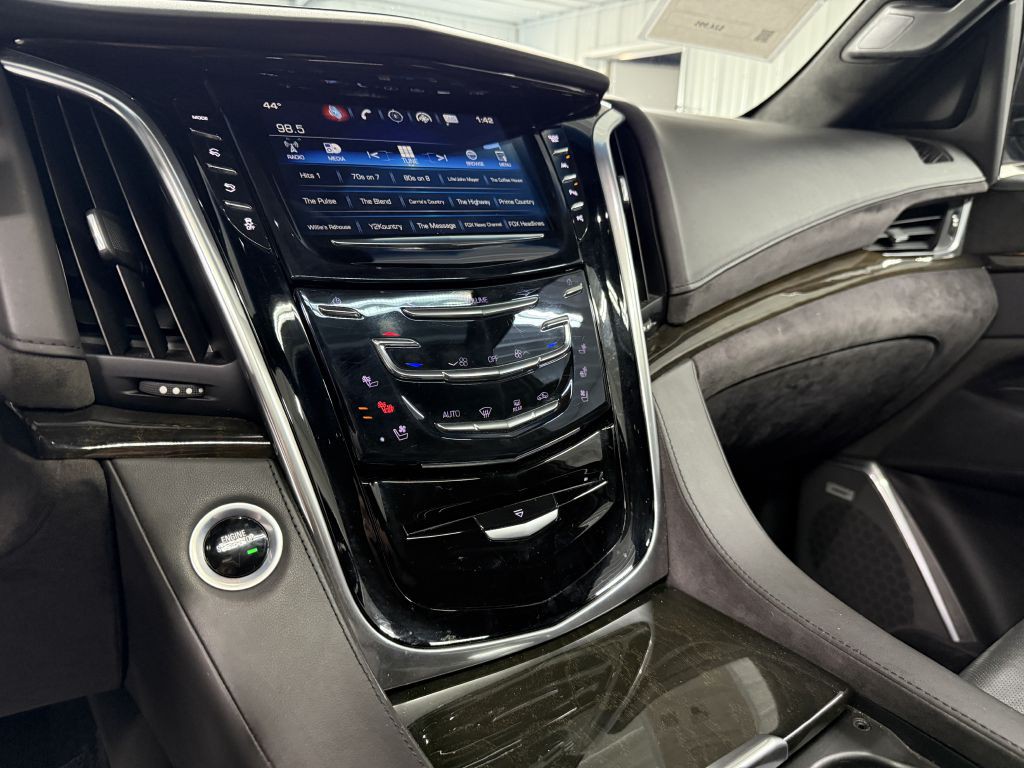 2019 Cadillac Escalade Image 21
