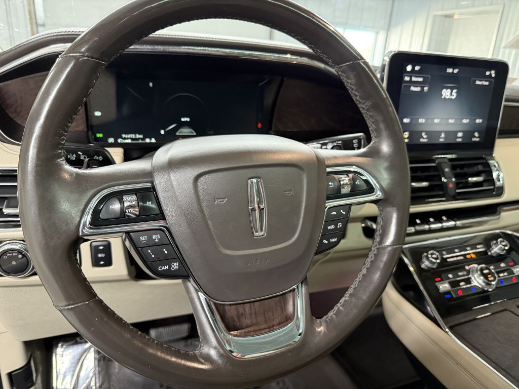 2018 Lincoln Navigator Image 14