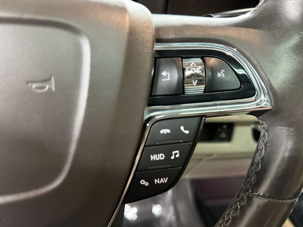 2018 Lincoln Navigator Image 16