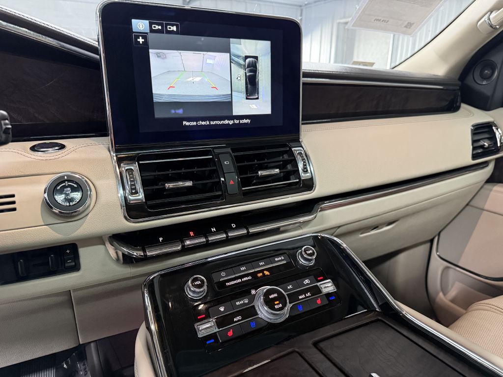 2018 Lincoln Navigator Image 17