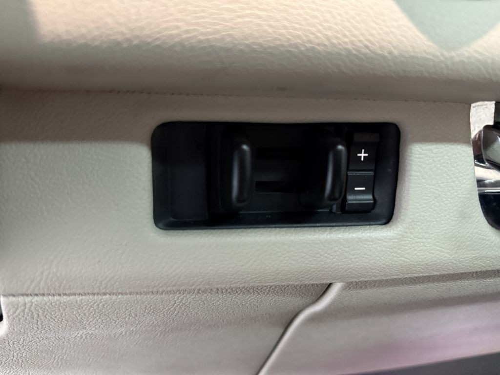 2018 Lincoln Navigator Image 18