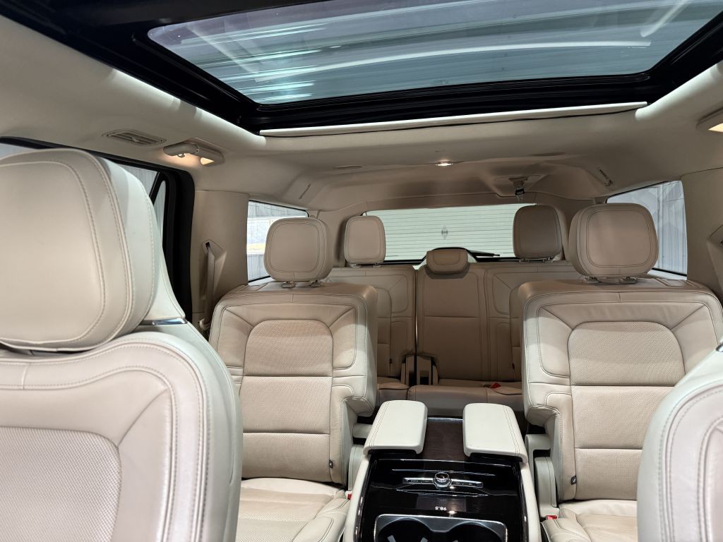 2018 Lincoln Navigator Image 22