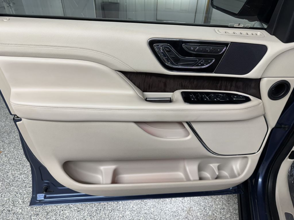 2018 Lincoln Navigator Image 23