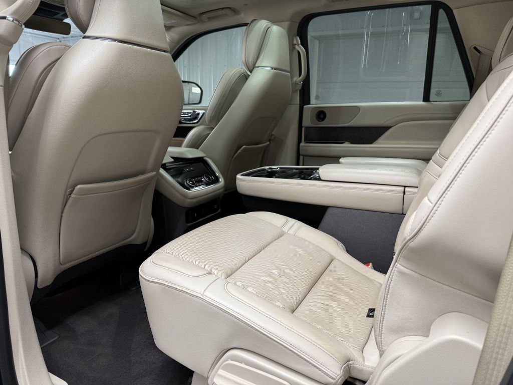 2018 Lincoln Navigator Image 25