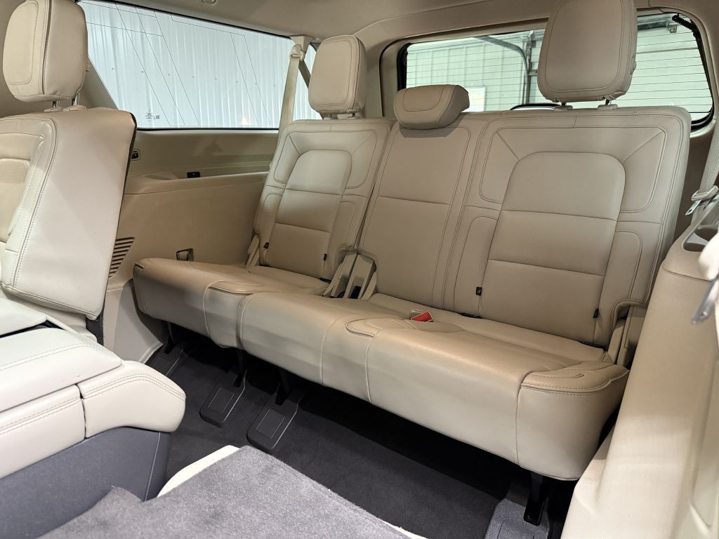 2018 Lincoln Navigator Image 30