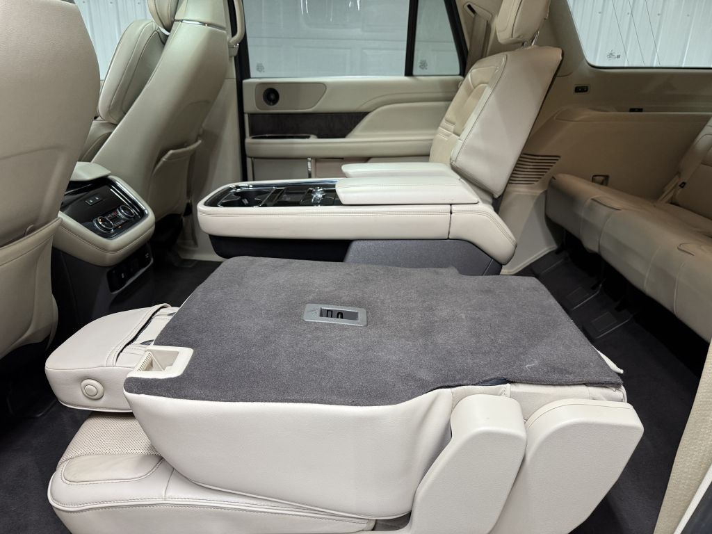 2018 Lincoln Navigator Image 31