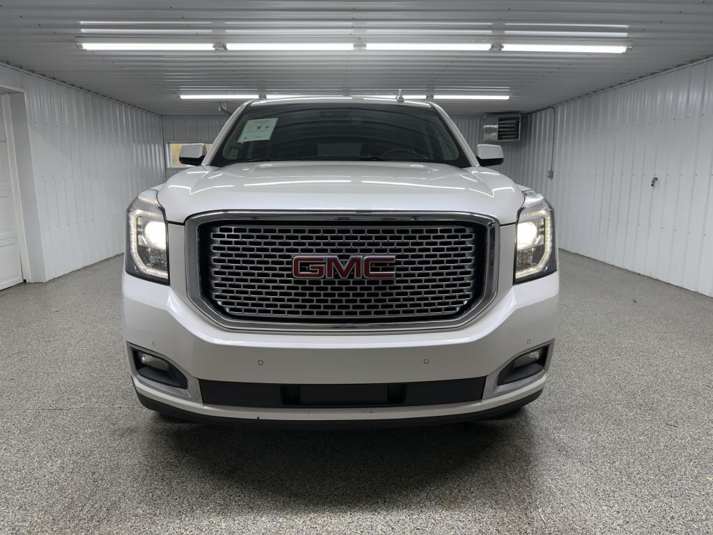 2017 GMC Yukon Image 2