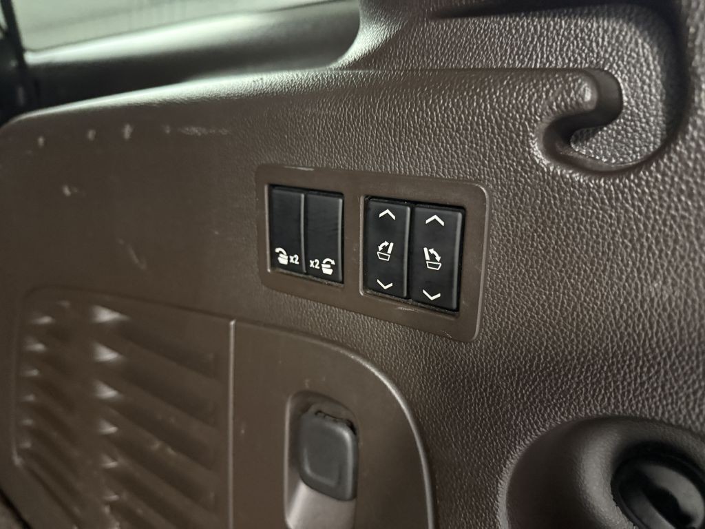 2017 GMC Yukon Image 32