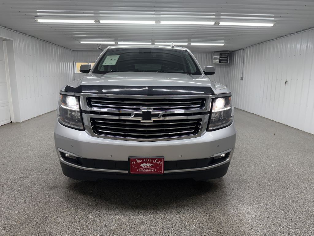 2016 Chevrolet Suburban Image 2