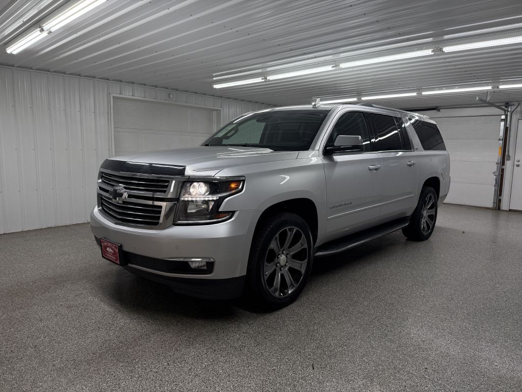 2016 Chevrolet Suburban Image 3