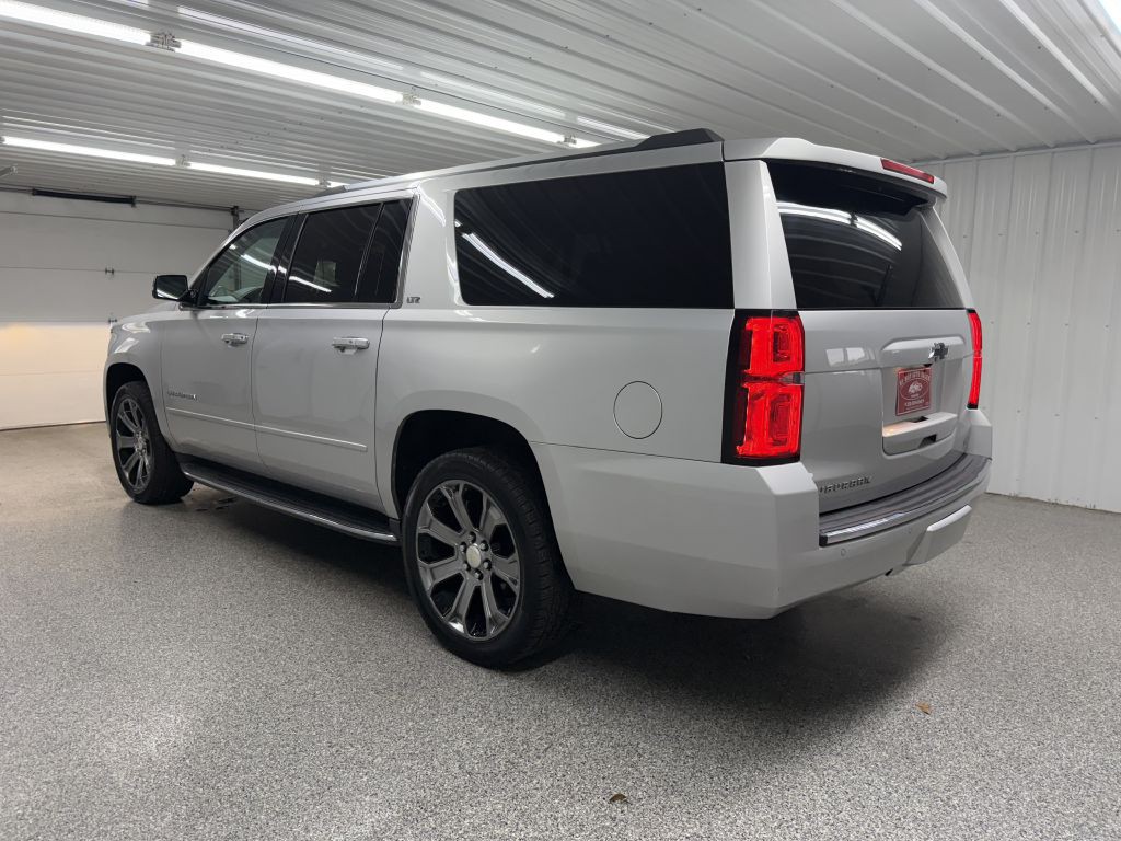 2016 Chevrolet Suburban Image 4