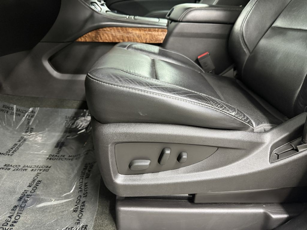 2016 Chevrolet Suburban Image 12