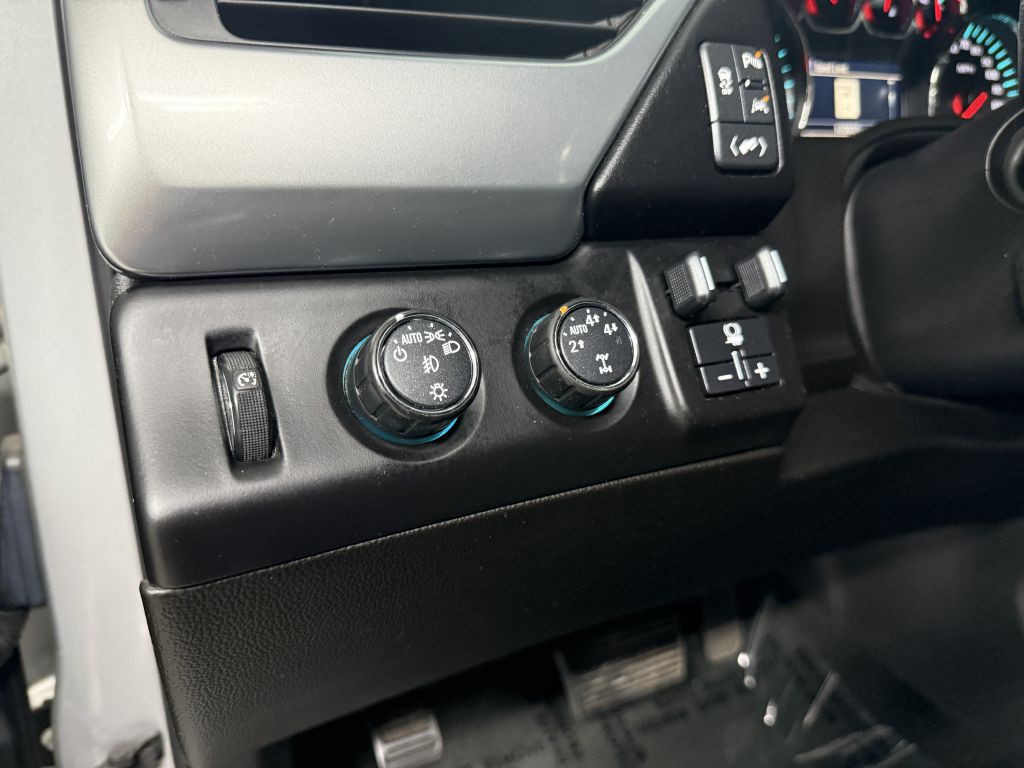 2016 Chevrolet Suburban Image 13