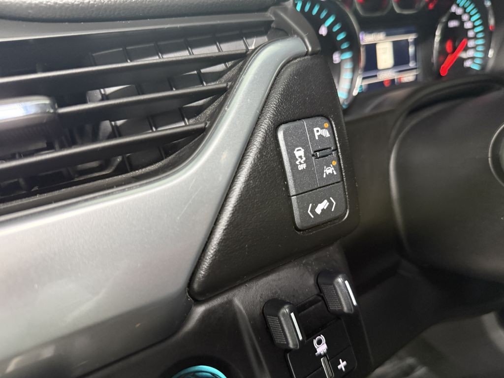 2016 Chevrolet Suburban Image 14