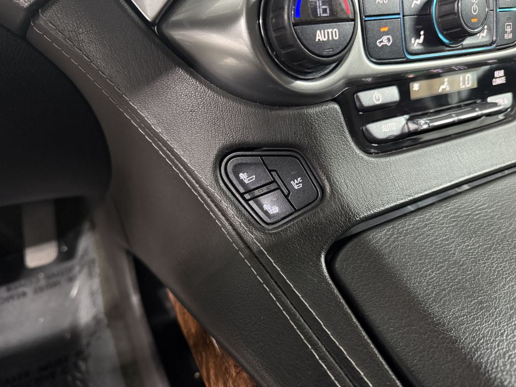 2016 Chevrolet Suburban Image 21