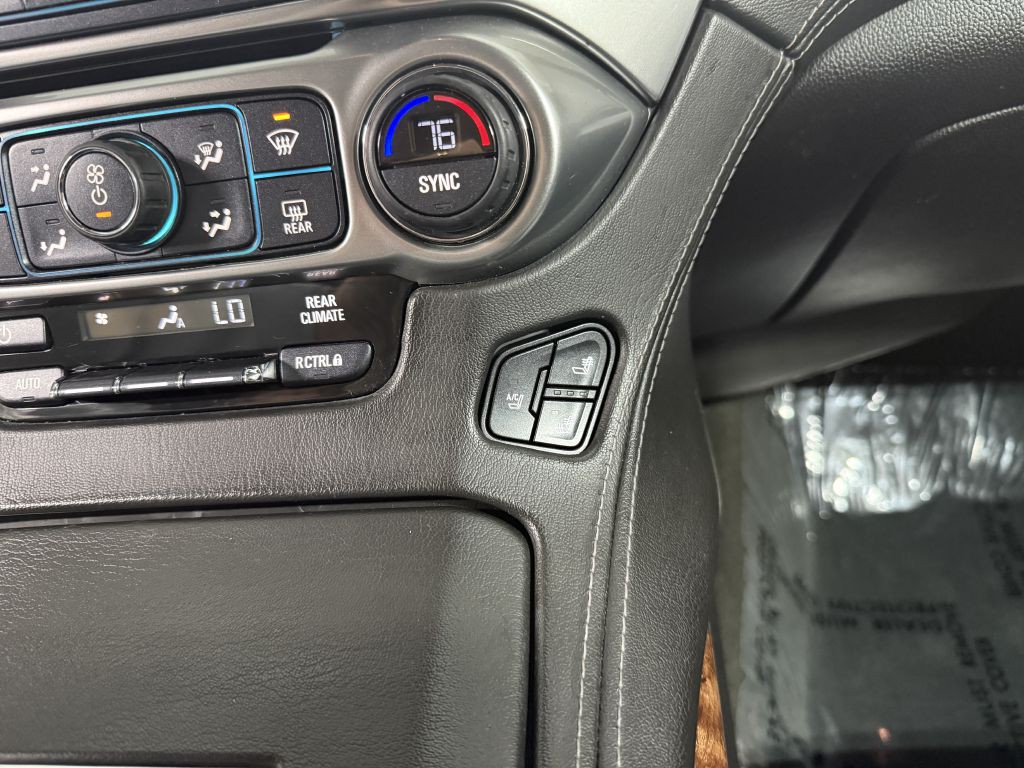 2016 Chevrolet Suburban Image 22