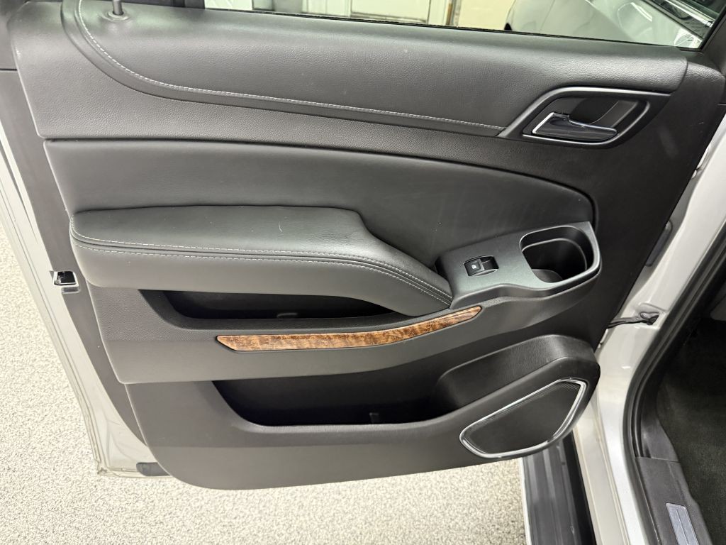 2016 Chevrolet Suburban Image 31