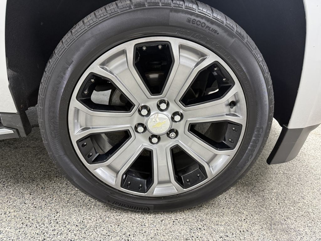 2016 Chevrolet Suburban Image 39