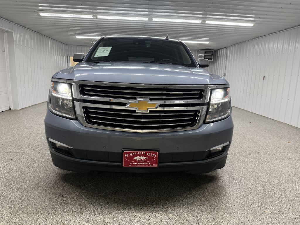 2016 Chevrolet Suburban Image 2