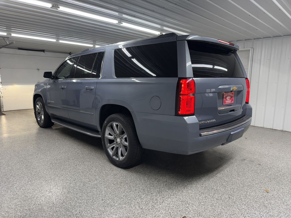 2016 Chevrolet Suburban Image 4