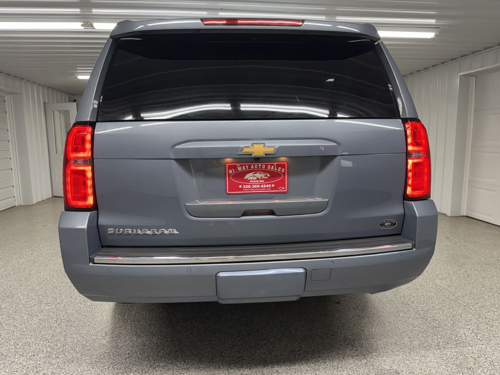 2016 Chevrolet Suburban Image 5