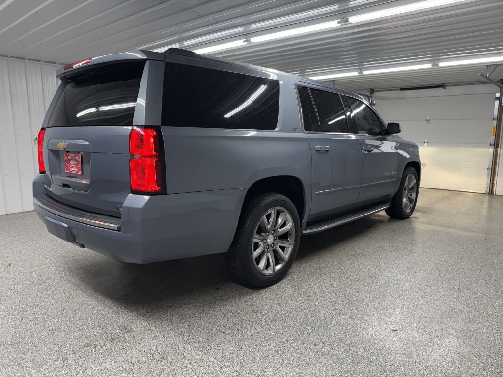 2016 Chevrolet Suburban Image 6