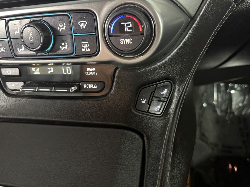 2016 Chevrolet Suburban Image 19