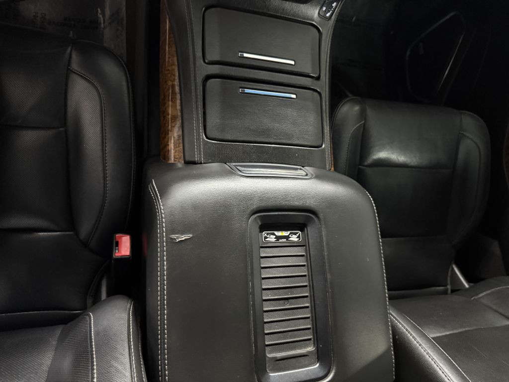 2016 Chevrolet Suburban Image 21