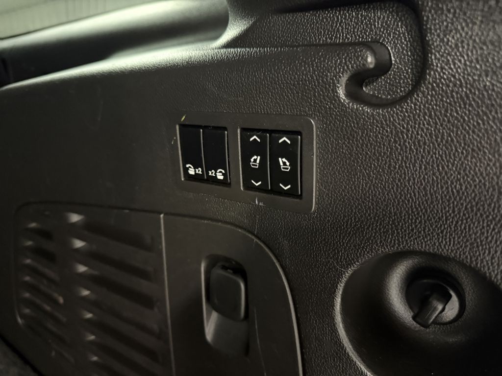 2016 Chevrolet Suburban Image 31