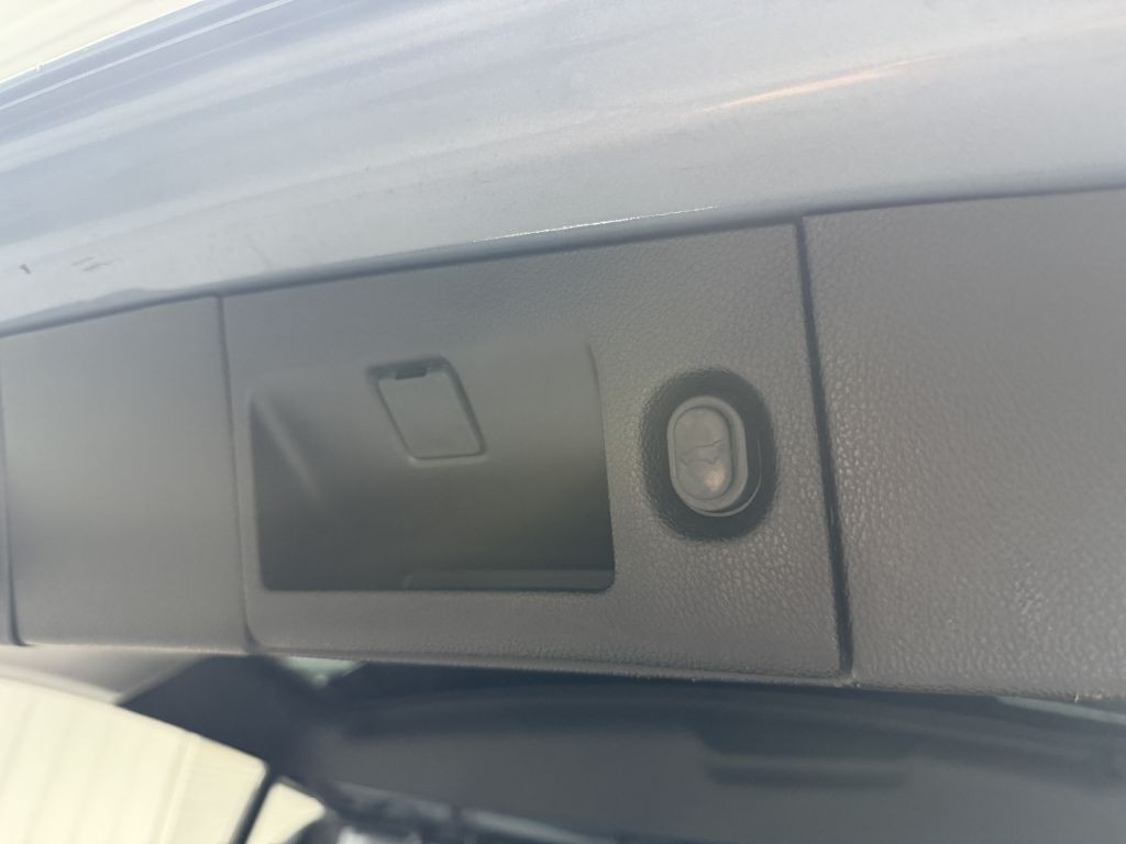 2016 Chevrolet Suburban Image 32