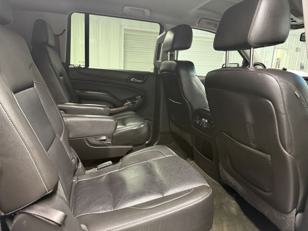 2016 Chevrolet Suburban Image 33