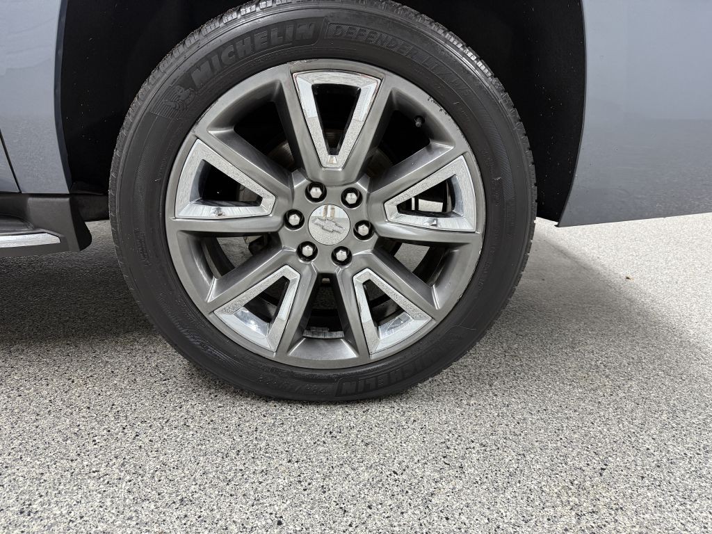 2016 Chevrolet Suburban Image 38