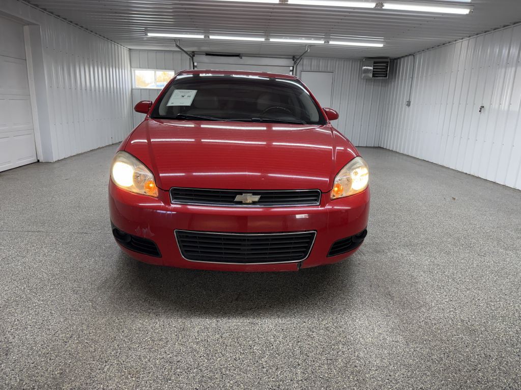 2010 Chevrolet Impala Image 2